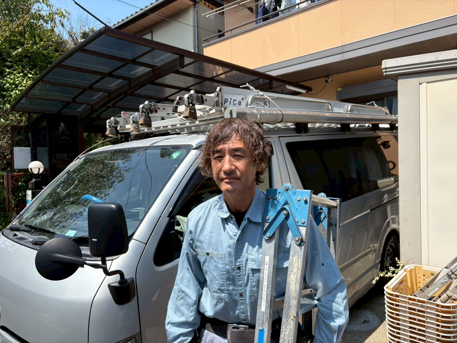 エステックアンテナエアコンサービス代表の現場での写真